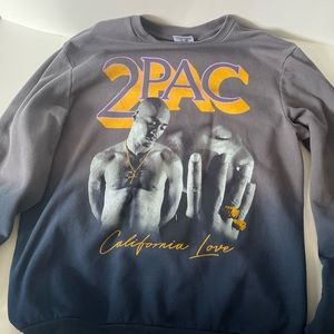 2 pac sweatshirt 💙